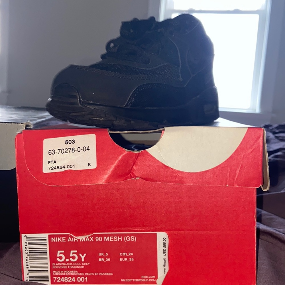 Nike air maxes
